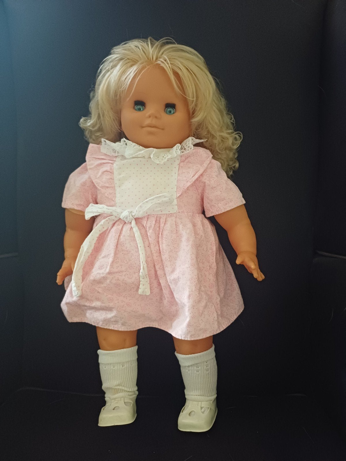 Vintage pop uit de jaren '60, 54 cm met kleding, Kinderen en Baby's, Speelgoed | Poppen, Ophalen of Verzenden, Gebruikt, Overige typen
