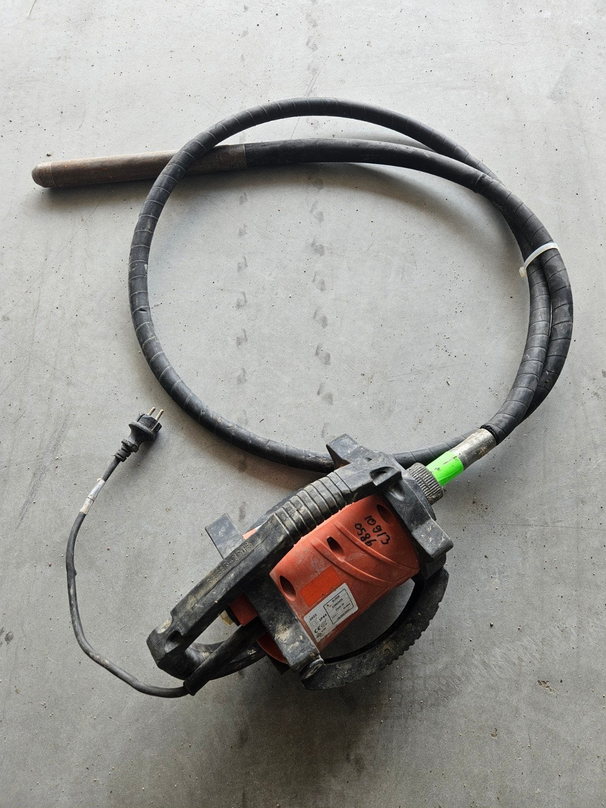 Enarco trilnaald betonverdichter B2008, Ophalen