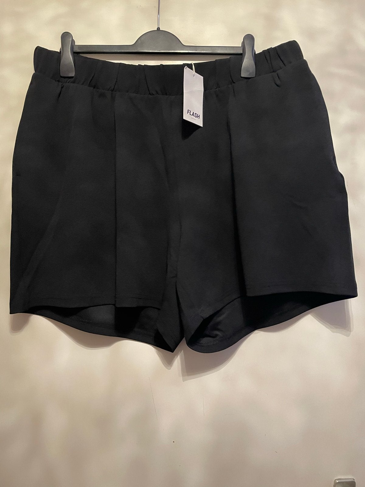Zwarte Flash by Zizzi shorts - Maat L (50/52), Ophalen of Verzenden, Nieuw, Zwart, Broek of Spijkerbroek
