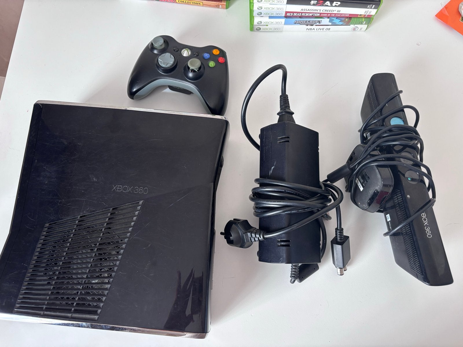 Xbox 360 met controller en 15+ games, Spelcomputers en Games, Gebruikt, Overige genres, 1 speler, Eén computer