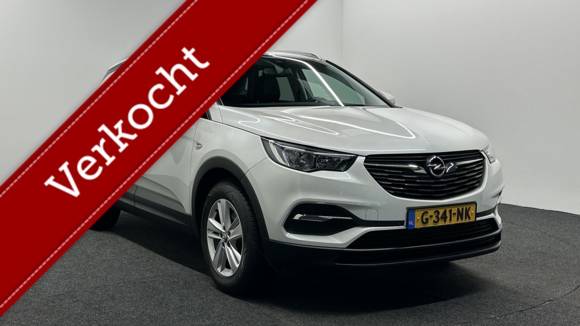 Opel Grandland X 1.2 Turbo Business + CAMERA TREKHAAK CARPLA, Auto's, Voorwielaandrijving, Parkeercamera, Gebruikt, 1199 cc