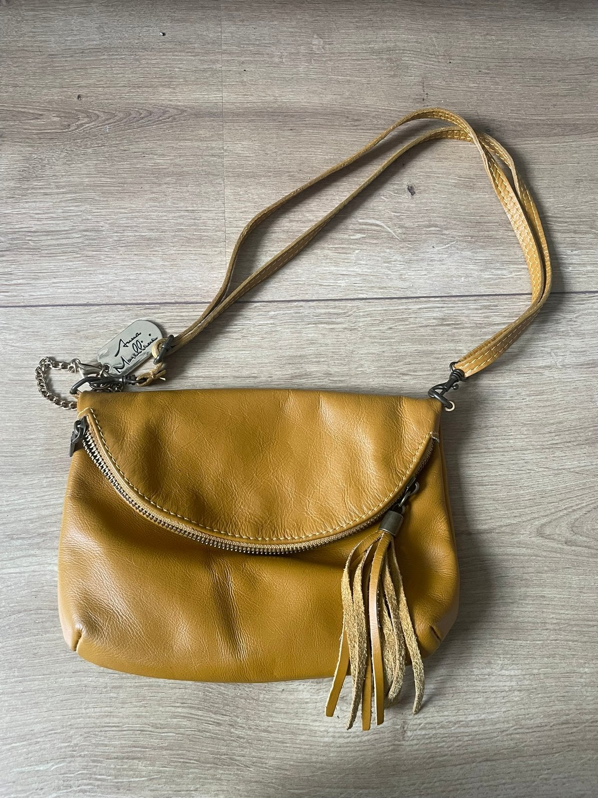 Anna Morellini schoudertas oker leer leder Alice, Sieraden, Tassen en Uiterlijk, Ophalen of Verzenden, Zo goed als nieuw, Bruin