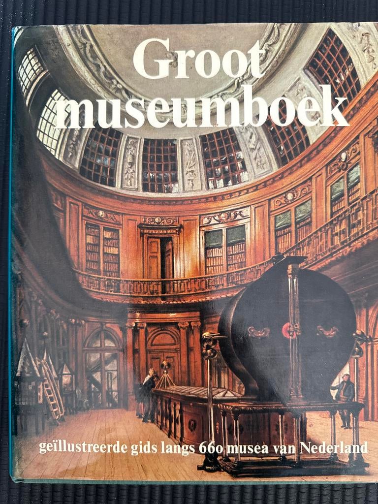 Groot Museumboek: Geïllustreerde Gids 660 Musea Nederland, Ophalen, Zo goed als nieuw