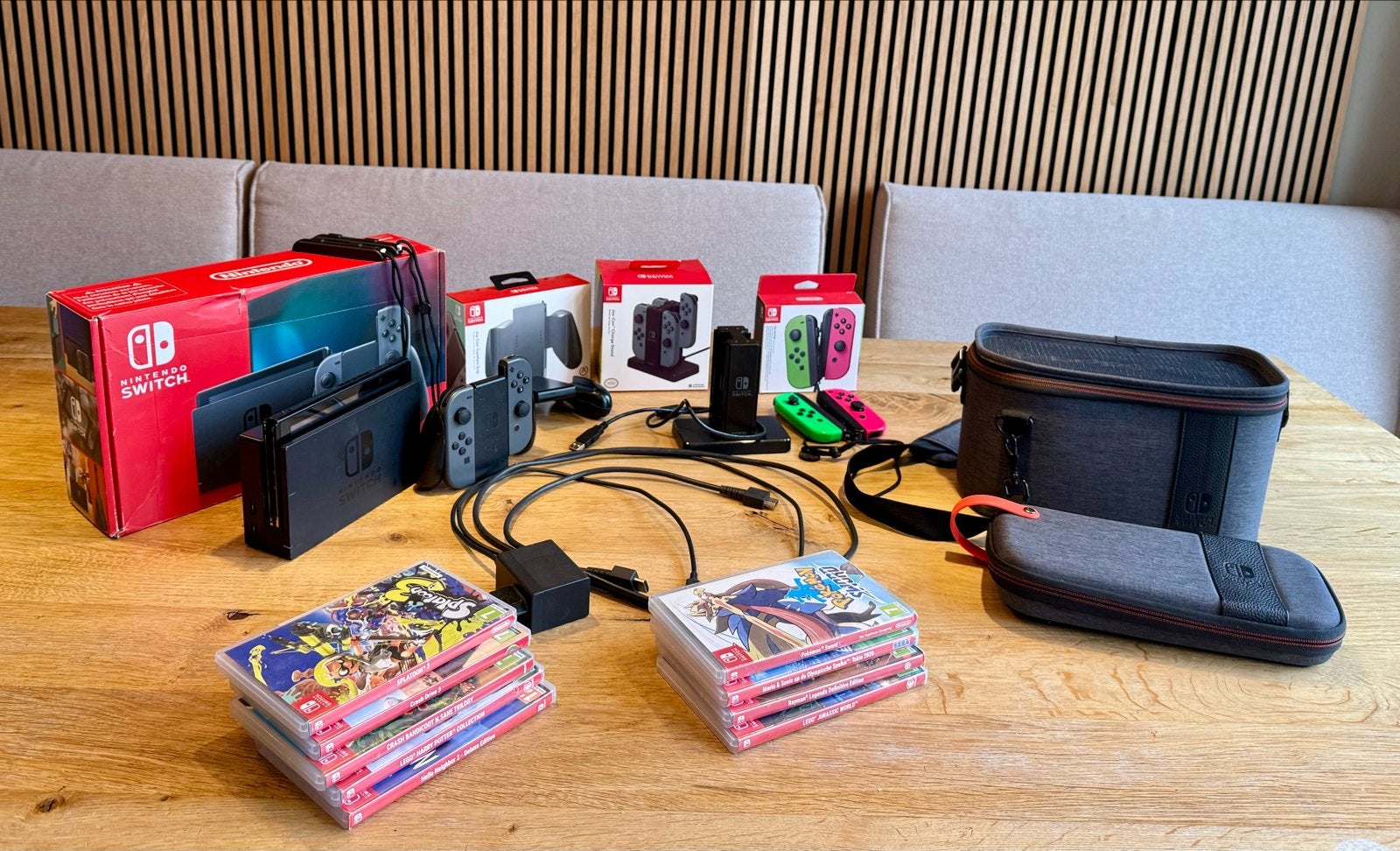 Nintendo Switch bundel met 9 games en extra controllers, Met games, Ophalen of Verzenden, Zo goed als nieuw, Switch Original