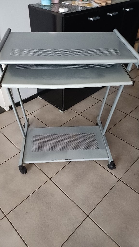 Computertafel, Huis en Inrichting, Bureaus, Ophalen, Gebruikt, Metaal, Grijs