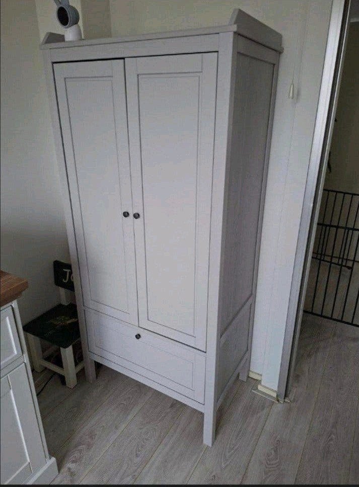 Ikea Sundvik kledingkast grijs voor kinderen, Ophalen, Met lade(s), 50 tot 100 cm, Zo goed als nieuw