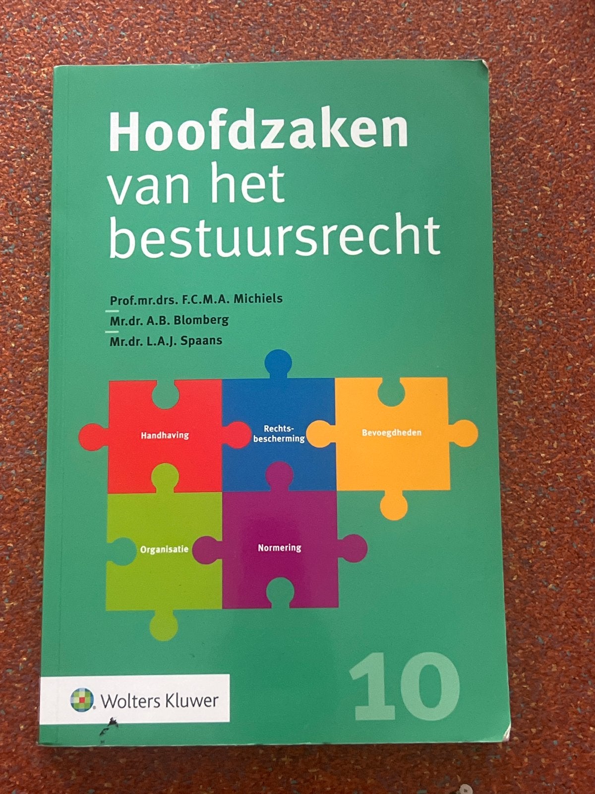 Hoofdzaken van het bestuursrecht - 10e editie, Ophalen of Verzenden, Gamma, Zo goed als nieuw, HBO