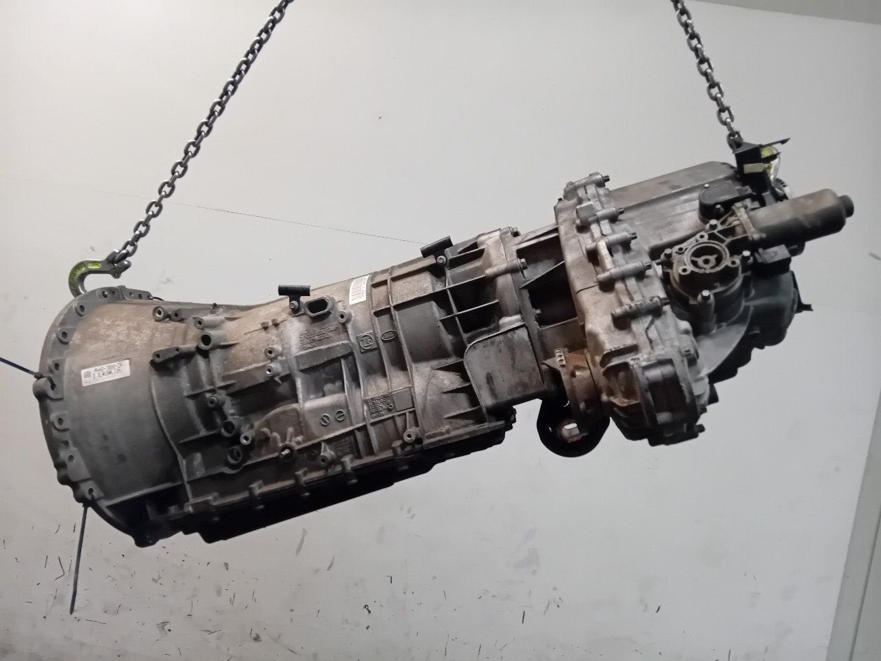 Versnellingsbak automaat Land Rover Discovery, Onderdelen@venauto.nl, Van der Ven Autorecycling B.V., Ettenseweg 76, 4706 PB Roosendaal, The Netherlands