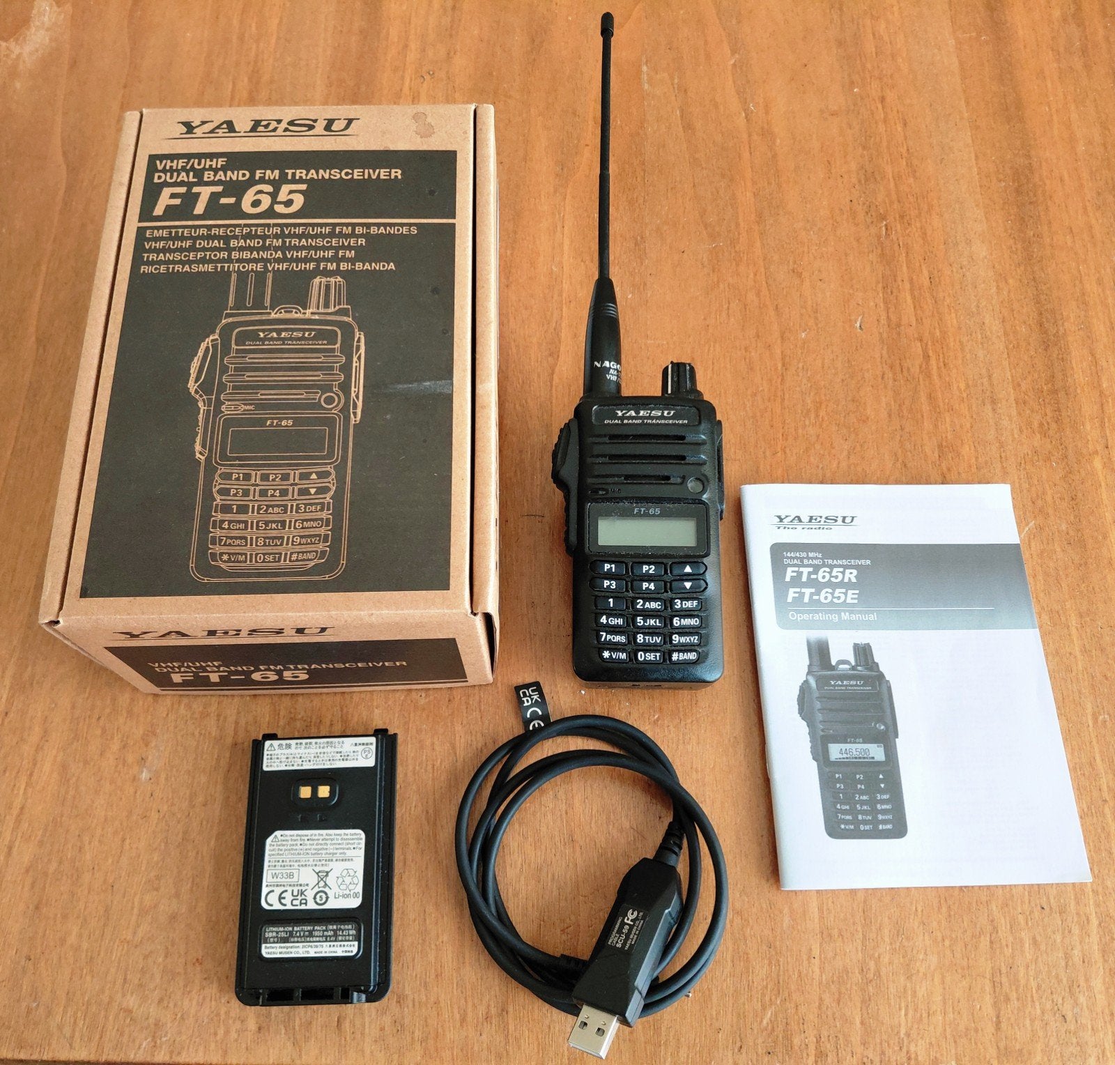 Yaesu FT-65E VHF/UHF Transceiver 2x1950 mAh battery, Ophalen of Verzenden, Nieuw