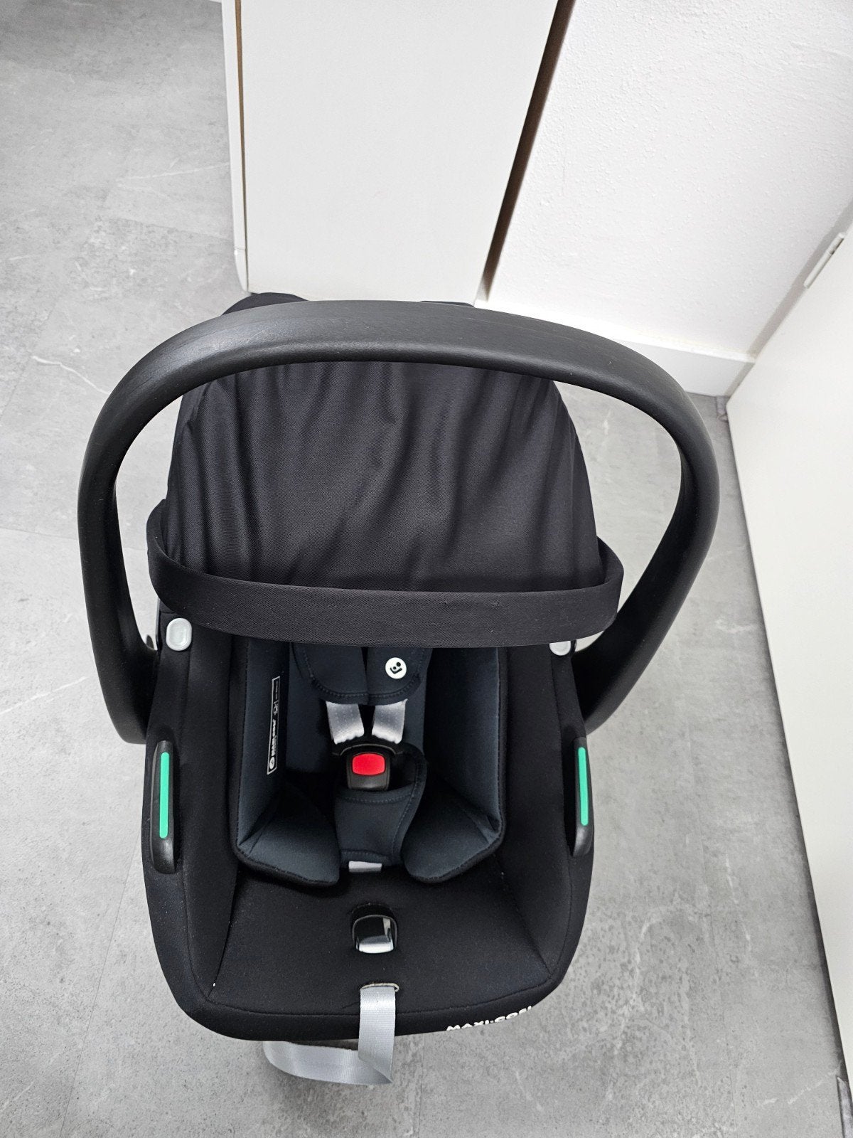 Maxi cosi tekoop, Ophalen, Autogordel, Zo goed als nieuw, 0 t/m 13 kg