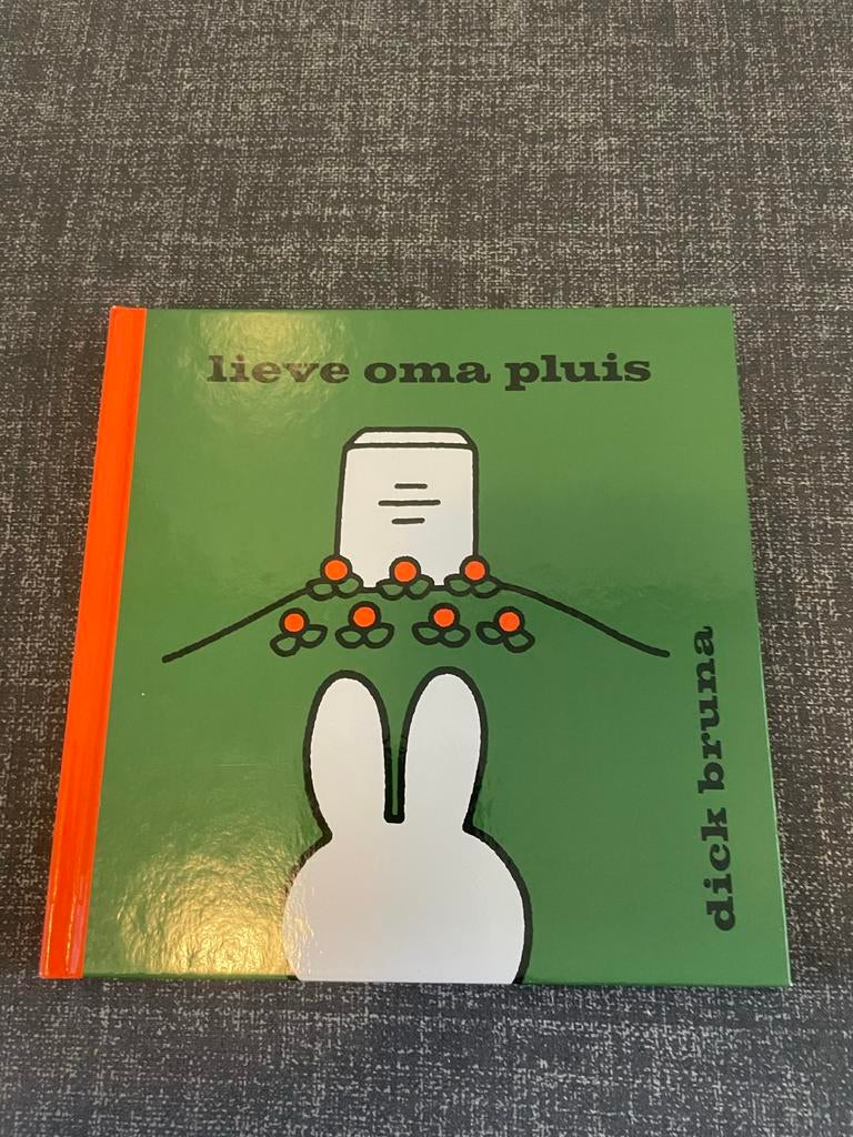 Boek: Lieve oma Pluis - Dick Bruna (Miffy) (als nieuw), Fictie algemeen, Jongen of Meisje, Ophalen of Verzenden, Zo goed als nieuw