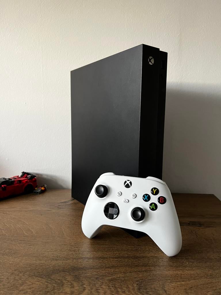 Xbox One X - 1TB + controller, Ophalen, Zo goed als nieuw
