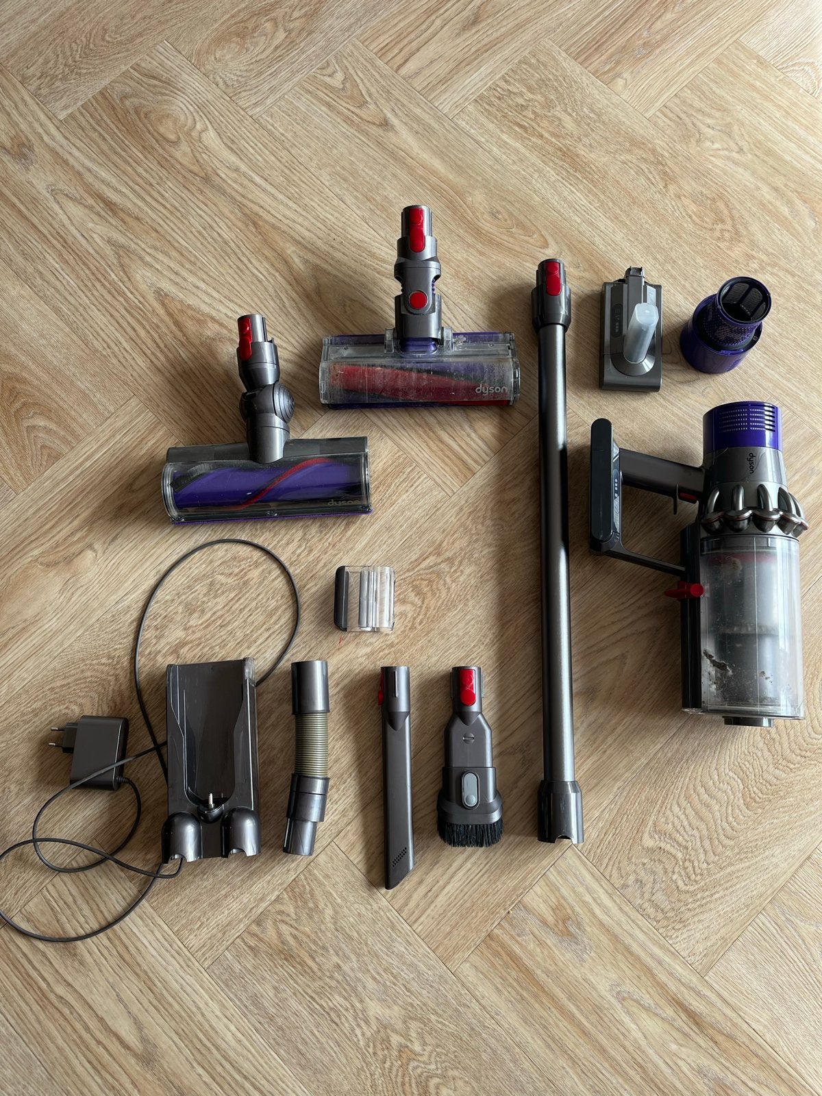 Defecte Dyson V10 zeer compleet, Draadloos, Ophalen of Verzenden, Dyson, Niet werkend