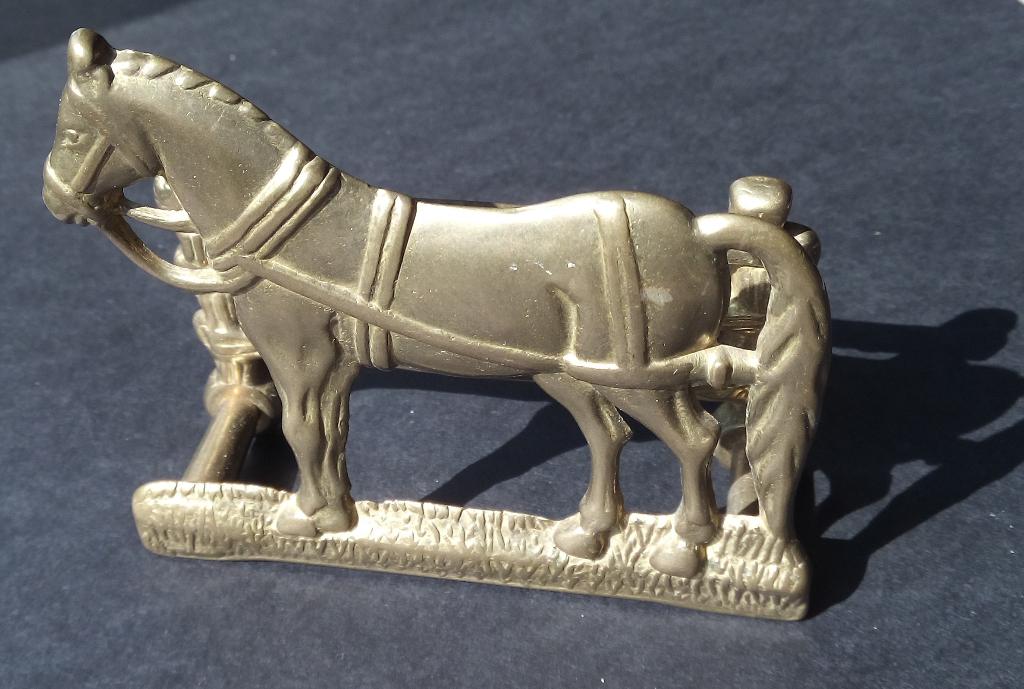 MESSING ART NOUVEAU BRIEVENHOUDER PAARD WERKPAARD, Antiek en Kunst, Verzenden