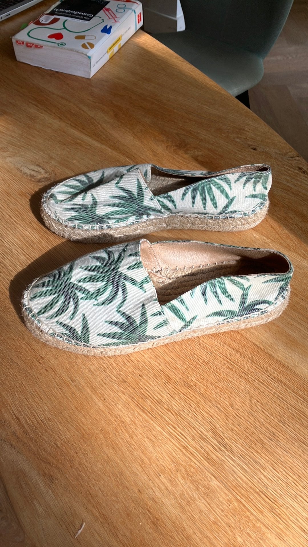 Fabienne Chapot Espadrilles met palmbladprint - Maat 39, Kleding | Dames, Ophalen of Verzenden, Zo goed als nieuw, Groen, Espadrilles of Moccasins