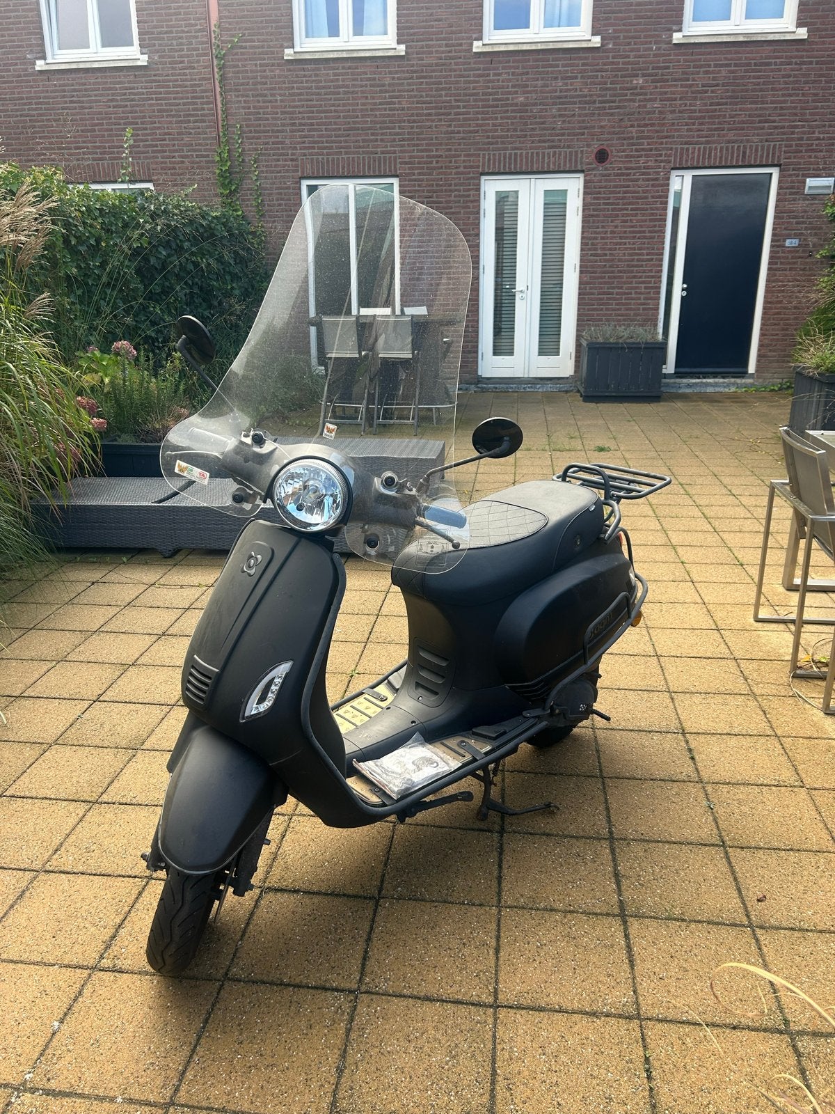 Zwarte AGM Scooter, Ophalen, Gebruikt, Maximaal 25 km/u, Benzine