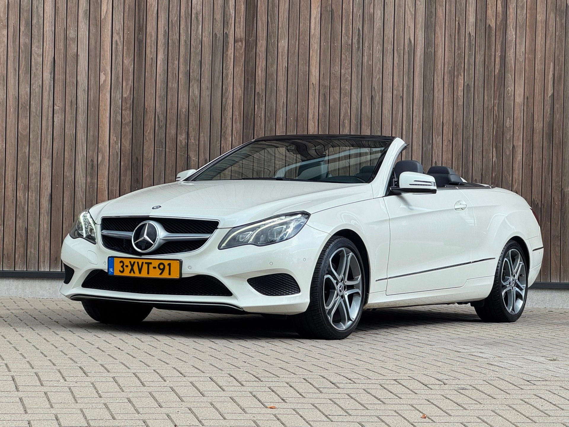 Mercedes-Benz E-klasse Cabrio 250 Edition Sport |ACC|H&K|, Automaat, Dealer onderhouden, Achterwielaandrijving, 4 cilinders