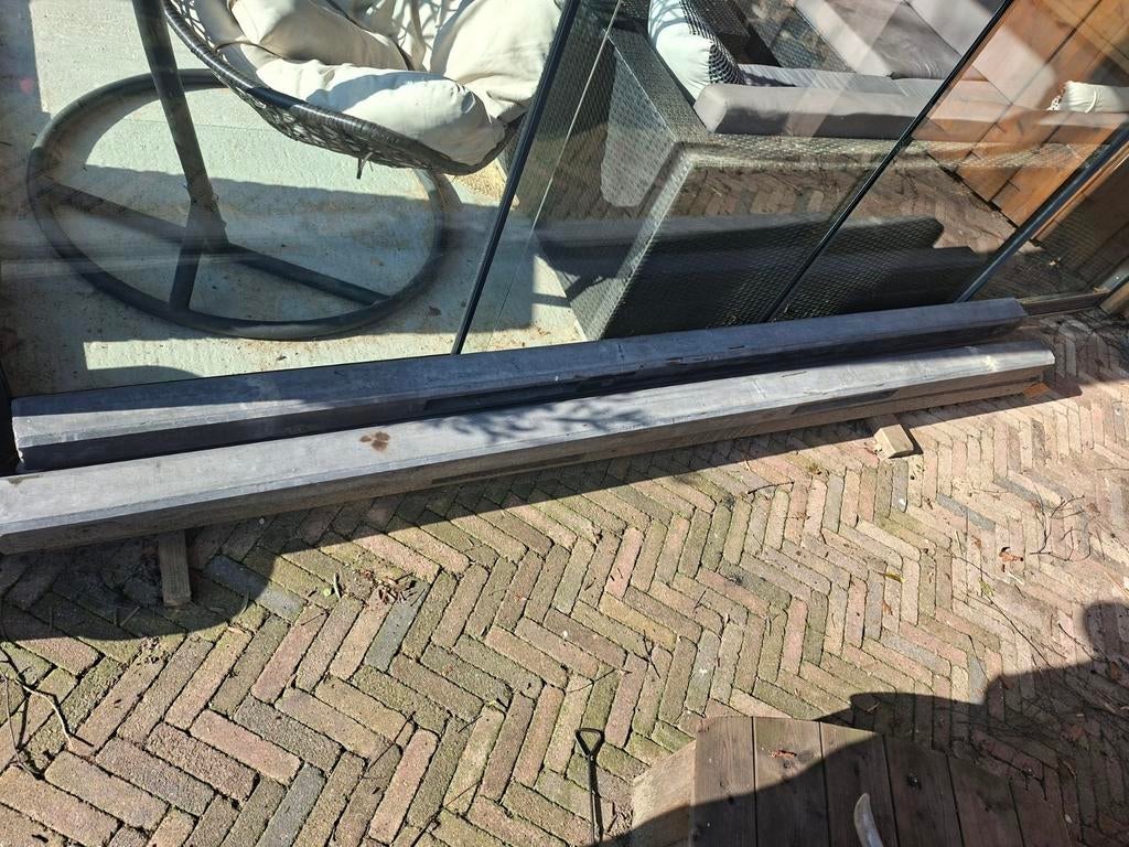 4 antraciet betonnen tussenpalen., Ophalen, Zo goed als nieuw