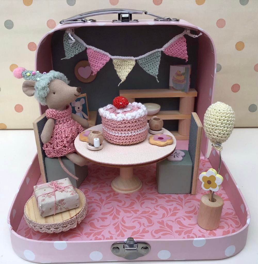 Verjaardagskoffertje voor Maileg muis en poppenhuis, Ophalen of Verzenden, Zo goed als nieuw, Poppenhuis
