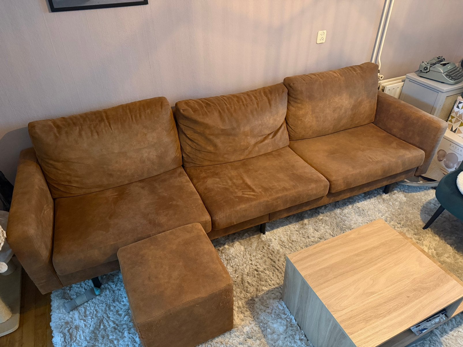 Cognac Bruine Suède Stof 3 zitter Bank Collin, Huis en Inrichting, Ophalen, 250 tot 300 cm, Gebruikt, 75 tot 100 cm