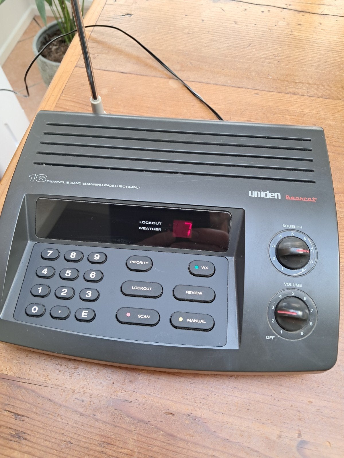 Uniden Bearcat UBC144XLT 16-kanaals 8-bands scanner, Ophalen of Verzenden, Gebruikt