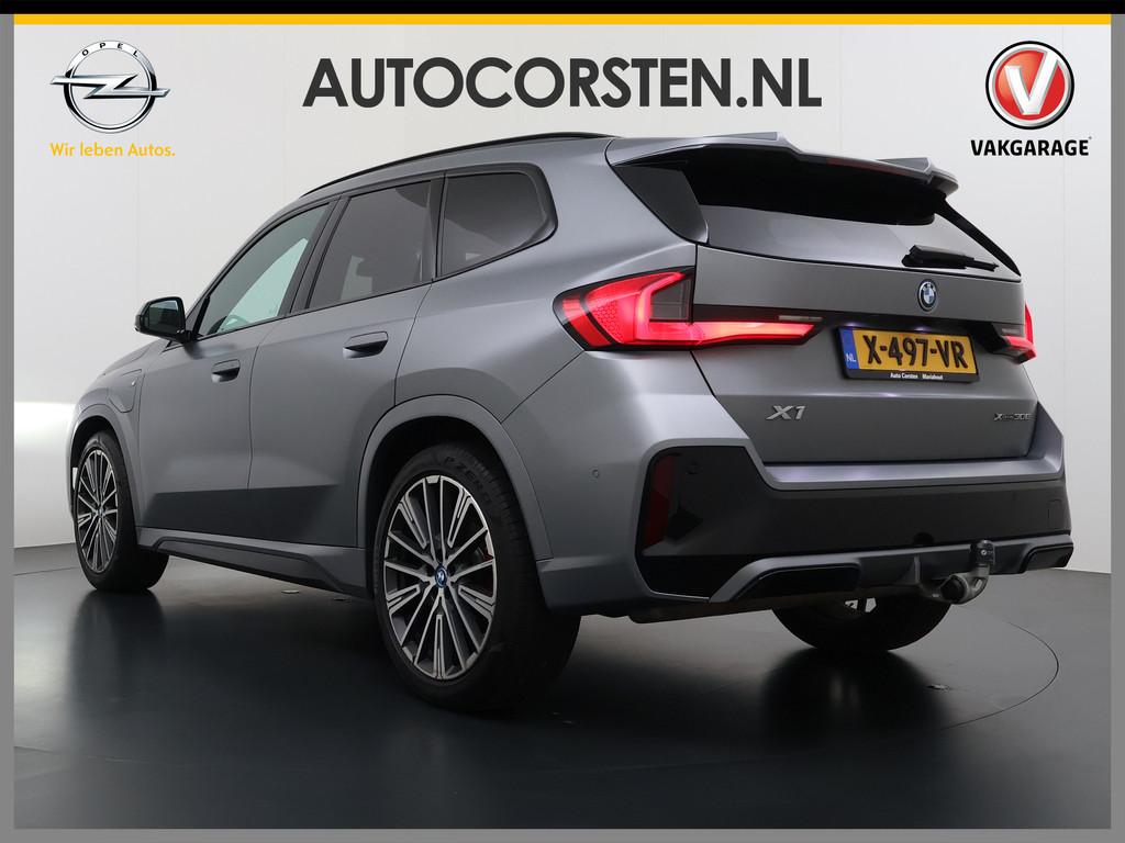 BMW X1 xDrive30e 327pk M-sport Leer Pano-Dak/Hef-Dak M-Sport, 16 kWh, 150 min, Bedrijf, Hybride Elektrisch/Benzine