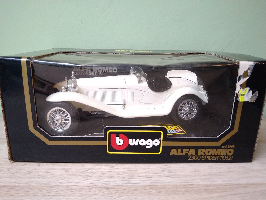 Alfa Romeo 2300 Spider 1932 Wit Bburago OVP, Hobby en Vrije tijd, Modelauto's | 1:18, Ophalen of Verzenden, Zo goed als nieuw