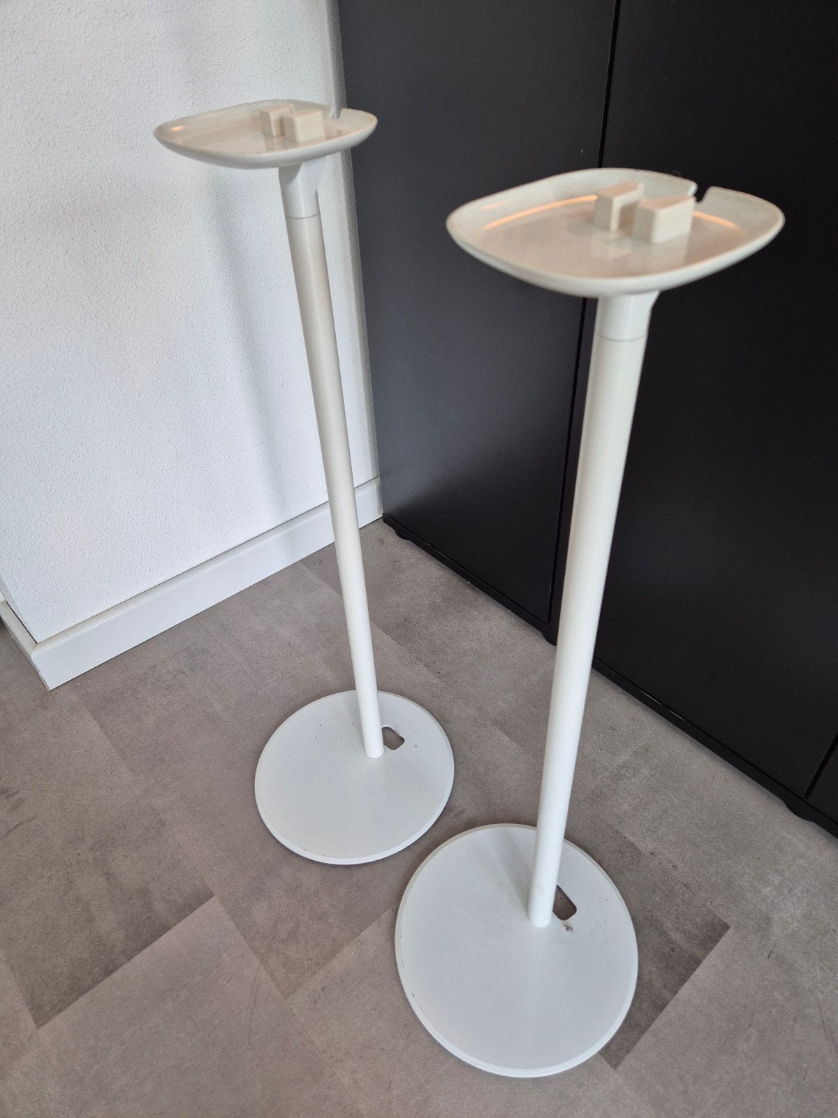 Set van 2 witte speakerstandaarden sonos one, Ophalen, Gebruikt, Overige typen, Sonos