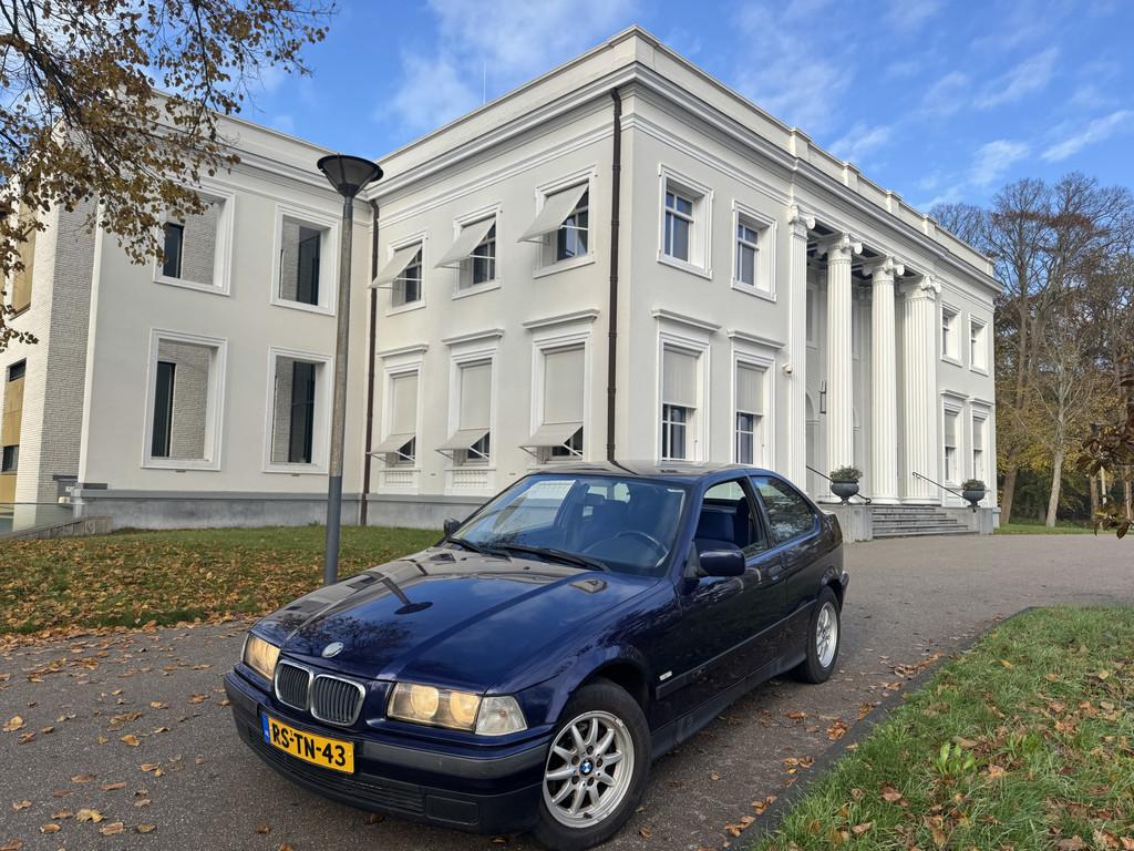 BMW 3 Serie 316i COMPACT E36 AUT, RIJKLAAR (bj 1997), Auto's, Oldtimers, Automaat, 1596 cc, Blauw, Bedrijf