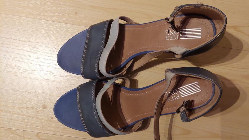 Zomerschoenen leer, blauw. Pier one, maat 39, Kleding | Dames, Schoenen, Ophalen of Verzenden, Zo goed als nieuw, Blauw