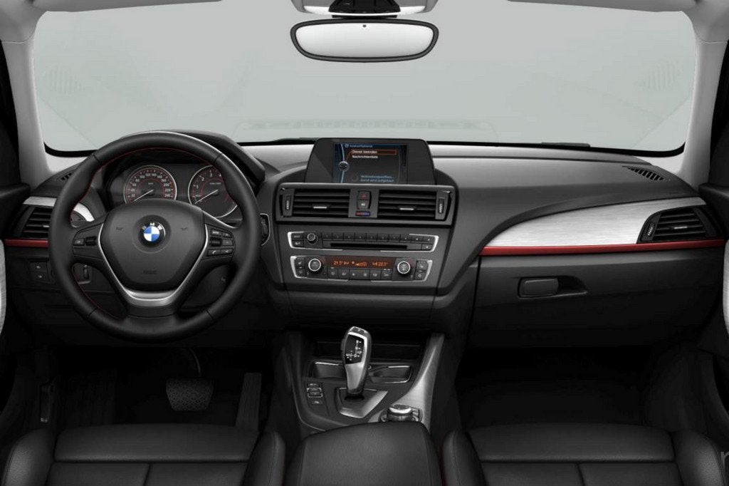 BMW 1-serie 118i Sport Line | Sportstuur | Stoelverwarming |, Auto's, BMW, Euro 5, Achterwielaandrijving, Gebruikt, Zwart