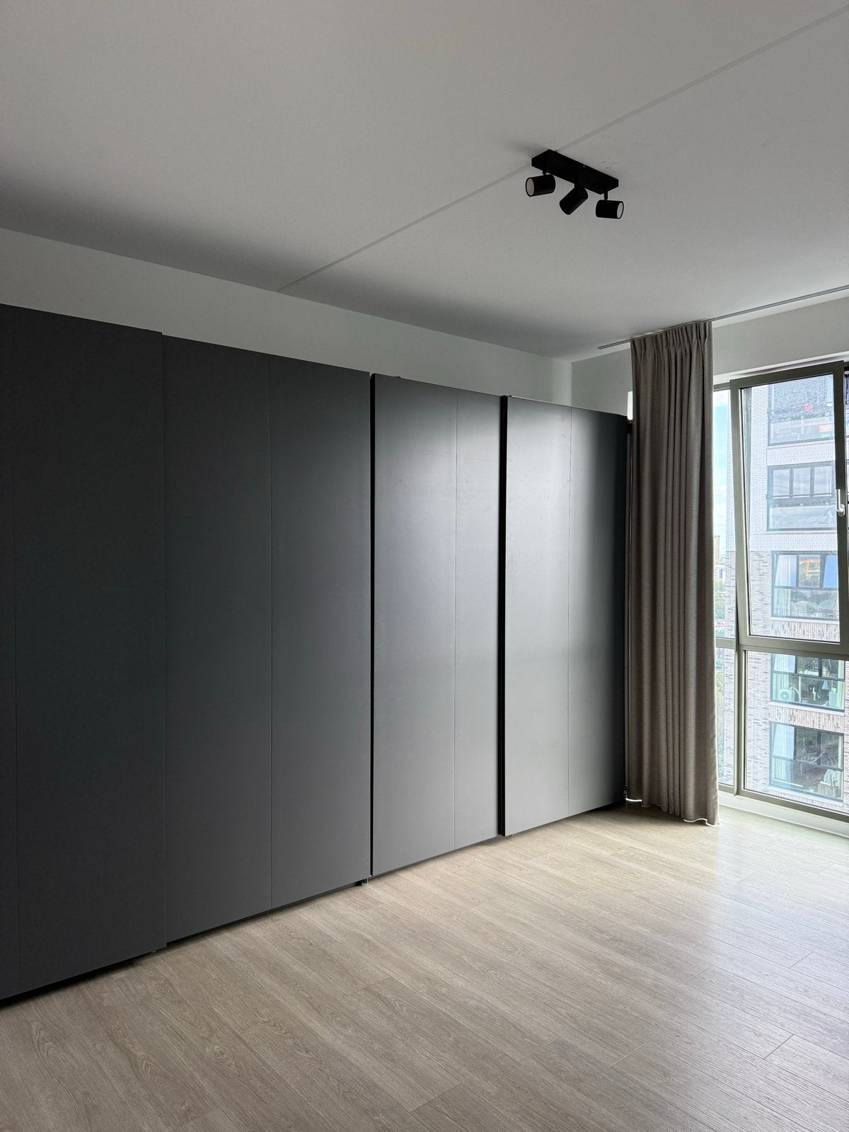 Ruime IKEA PAX kledingkast (donkergrijs) - Goede staat!, Ophalen, Gebruikt, 200 cm of meer, Met lade(s)