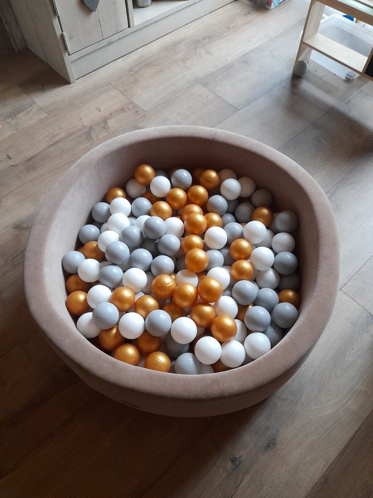 Ballenbak met goud, grijs en witte ballen., Ophalen, Zo goed als nieuw, Overige typen