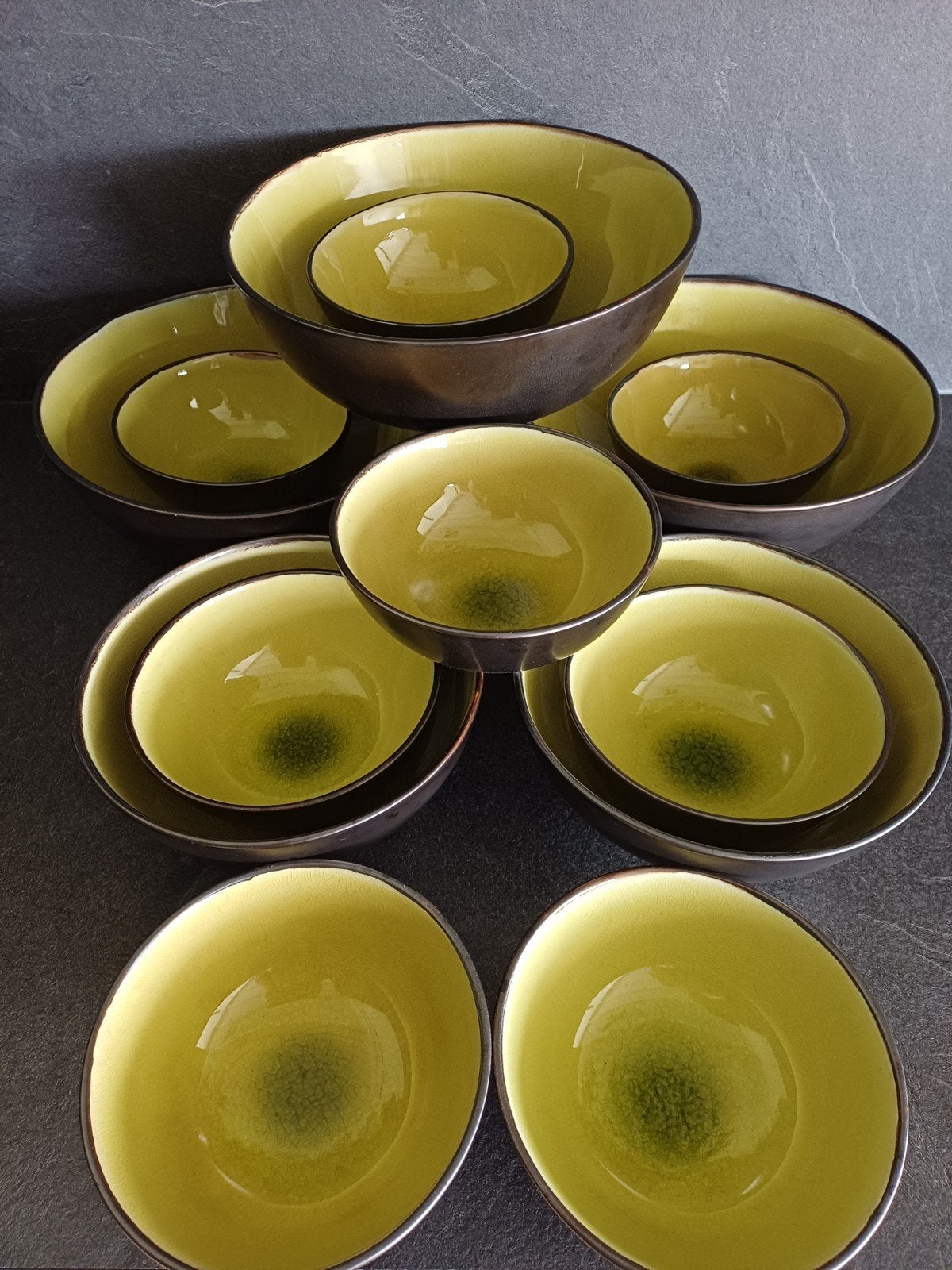 13 Craquelé Geglazuurde Aardewerk Keramiek Schalen voor € 60, Ophalen, Zo goed als nieuw, Rond, Steen of Aardewerk