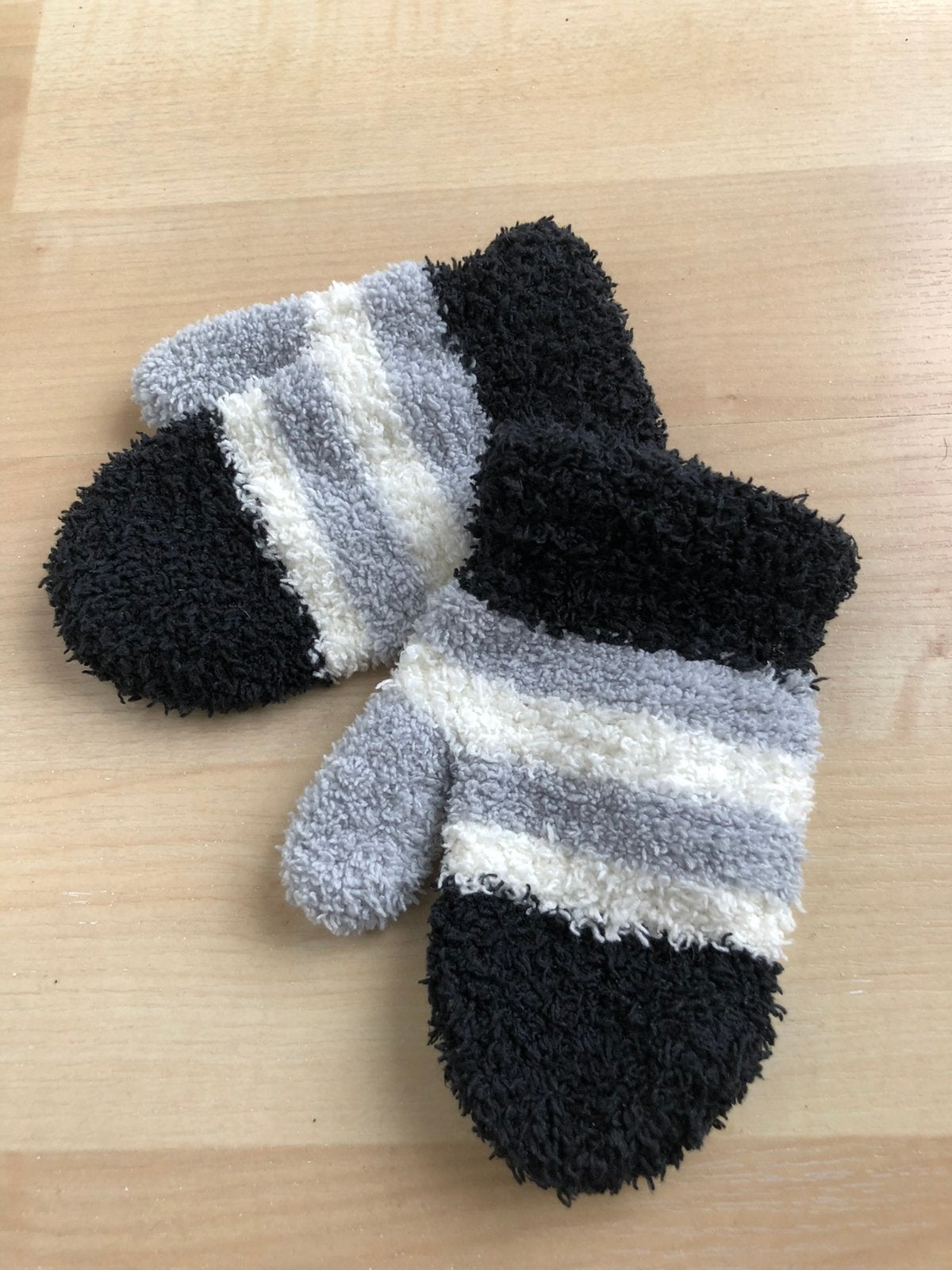 Babywantjes met duim, maat 74-80, Kinderen en Baby's, Babykleding | Mutsen, Sjaals en Wanten, Ophalen of Verzenden, Zo goed als nieuw