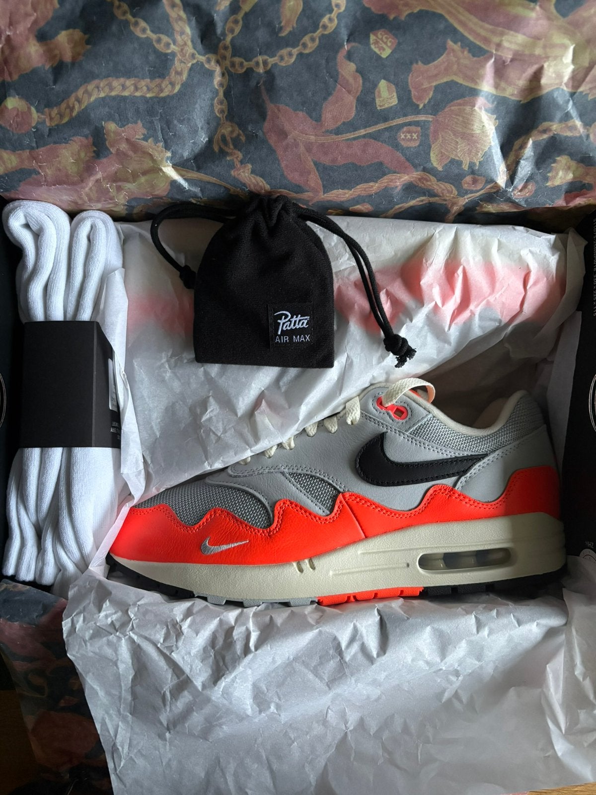 Nike Airmax 1 hyper crimson 42,5, Ophalen, Zo goed als nieuw, Overige kleuren