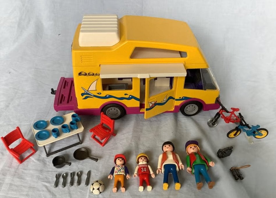 Playmobil 3945 Camper met accessoires en figuren, Ophalen of Verzenden, Zo goed als nieuw, Complete set