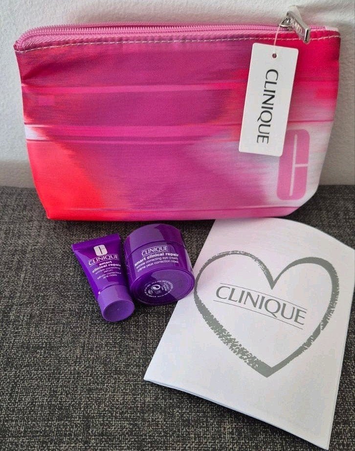 NIEUW Clinique travelset make-up tasje serum en creme, Ophalen of Verzenden, Nieuw, Gehele gezicht, Verzorging