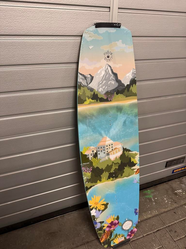 Liquid Force Holiday Wakeboard 138 & Slingshot Copy Cat Boot, Watersport en Boten, Wakeboarden, Ophalen of Verzenden, Nieuw, Board en Schoenen