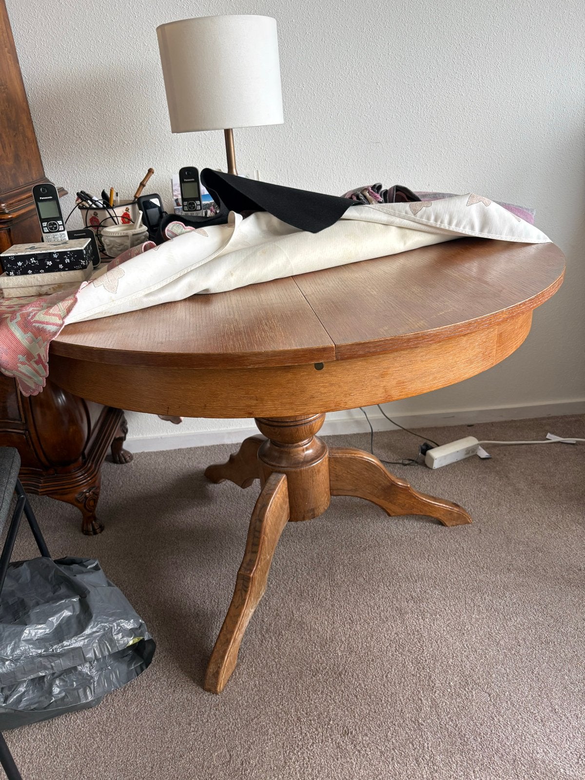 Massief houten ronde eettafel, Ophalen, Gebruikt, 100 tot 150 cm, Rond