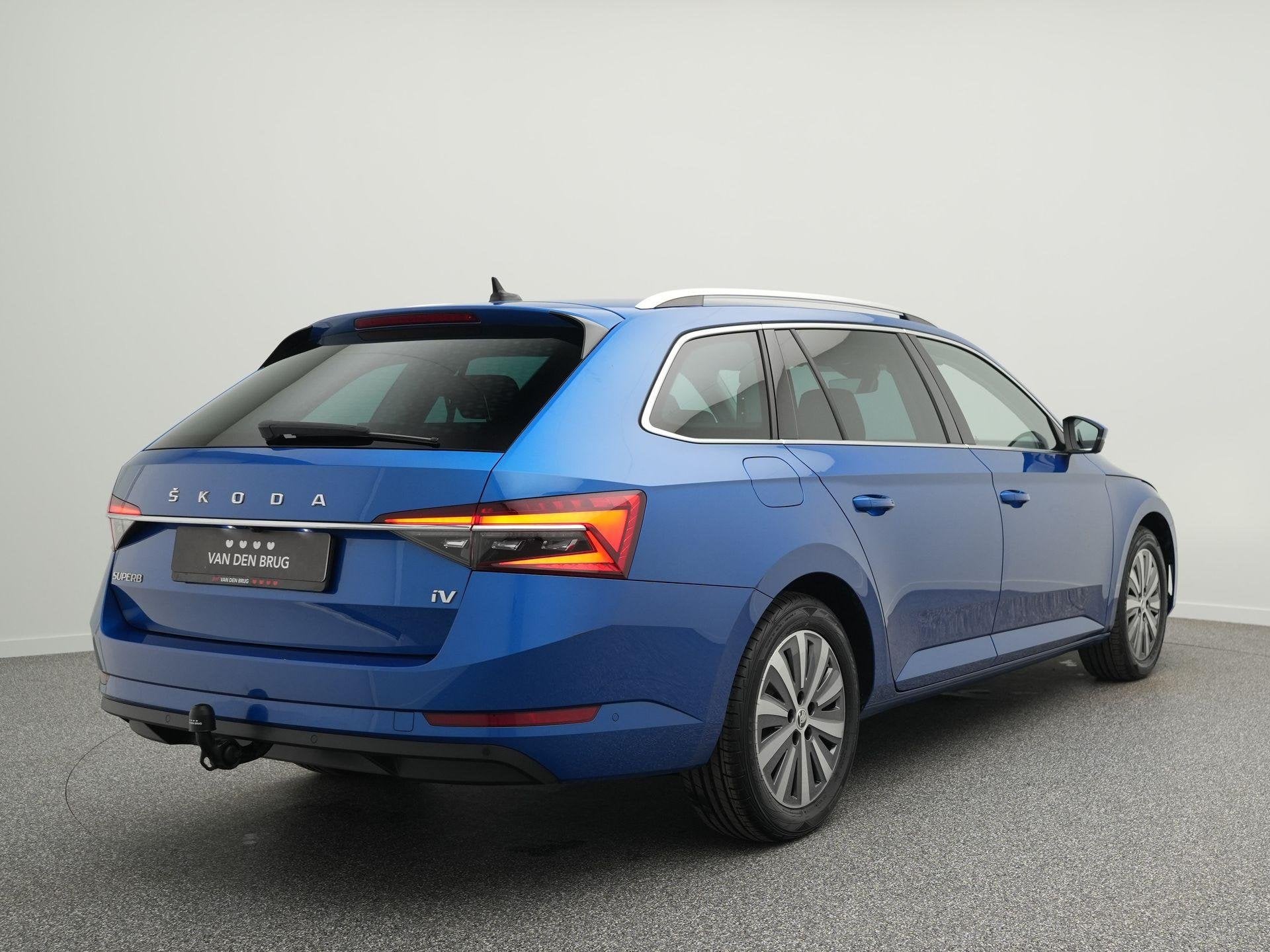 Skoda Superb Combi 1.4 TSI 218pk iV Business Edition Plus |, Auto's, Gebruikt, 4 cilinders, Blauw, Startonderbreker