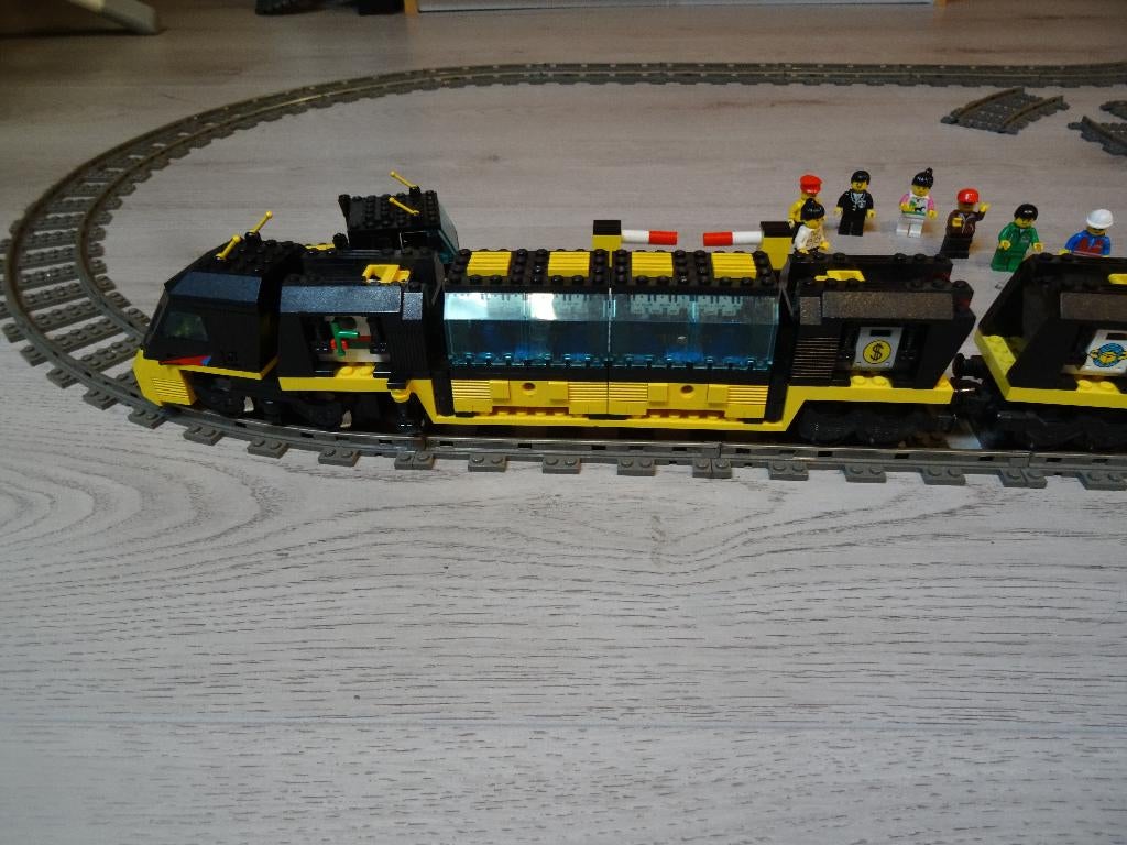 Lego Vintage 9 volt Trein set 4559 met overweg en auto, Kinderen en Baby's, Speelgoed | Duplo en Lego, Compleet, Overige thema's