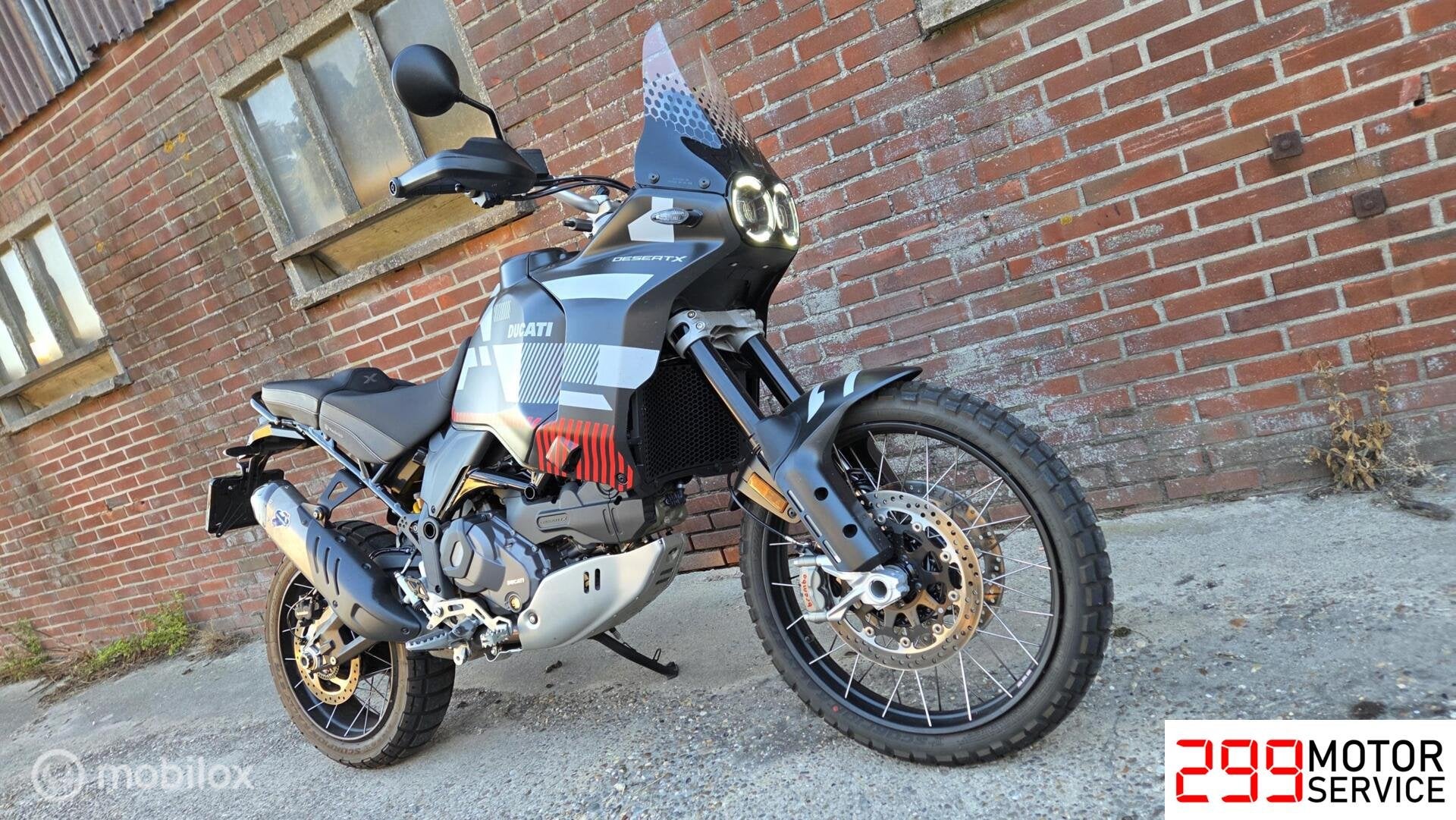 ✅️ Ducati DesertX desert x 2024 6dkm thermignoni, Motoren, Motoren | Ducati, Bedrijf, Meer dan 35 kW, Toermotor, ABS