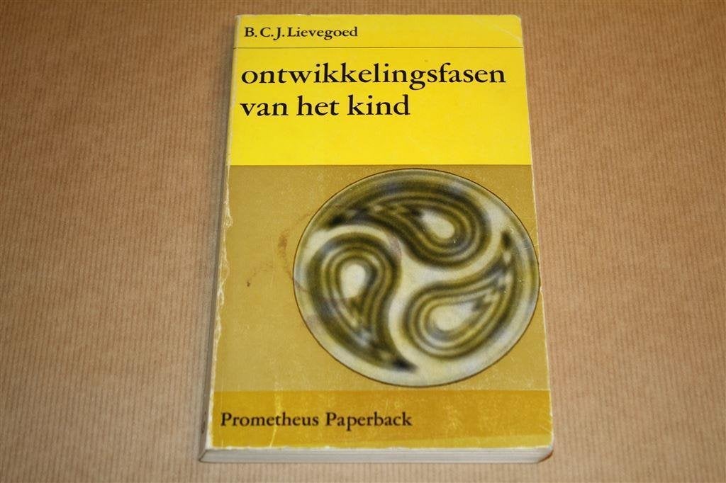 Ontwikkelingsfasen van het kind - B.C.J. Lievegoed, Ophalen of Verzenden, Gelezen, Overige onderwerpen, Achtergrond en Informatie