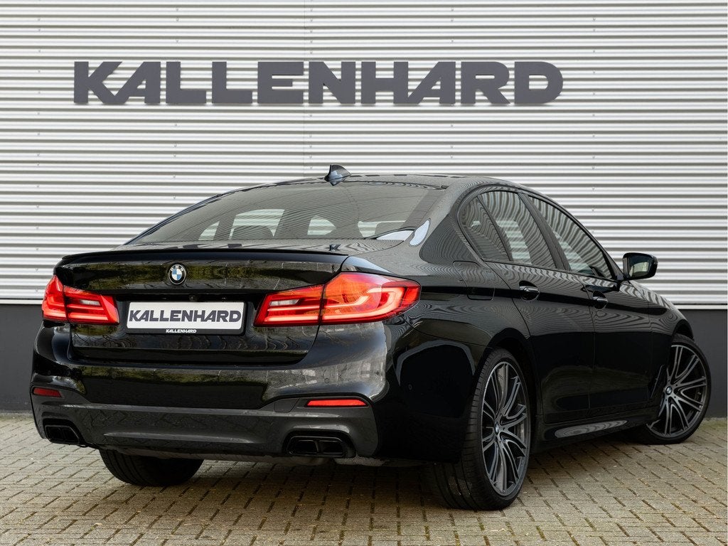 BMW 5 Serie M550i xDrive - Nappa Leder - Standkachel - Parki, Auto's, BMW, 12 maanden, Gebruikt, 4395 cc, Zwart