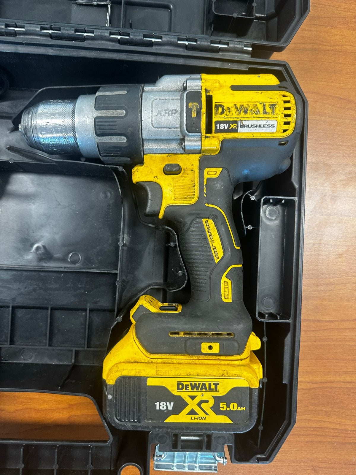 DeWalt DCD996 Klopboor/schroefmachine, 2x accu & lader, Ophalen, Boor- en Schroefmachine, Klopboormechanisme, Gebruikt