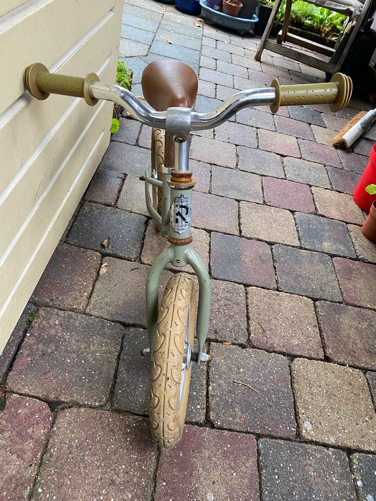 Loopfiets Veloretti met roestplekjes en zadelbeschadiging, Ophalen, Gebruikt, Minder dan 16 inch