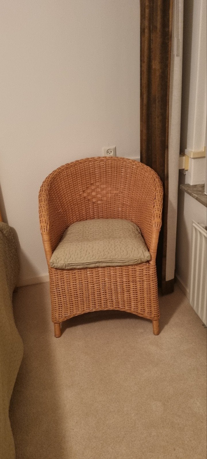 Comfortabele rotan slaapkamer stoel met kussen, Ophalen, Gebruikt, Bruin, Bohemian