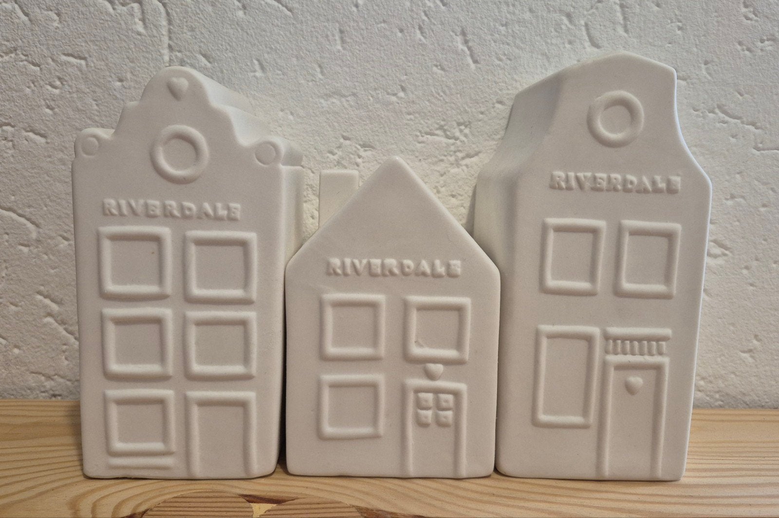 Riverdale spaarpotten set - 3 huisjes, Verzamelen, Ophalen of Verzenden, Gebruikt, Steen, Aardewerk of Keramiek, Object of Gebouw