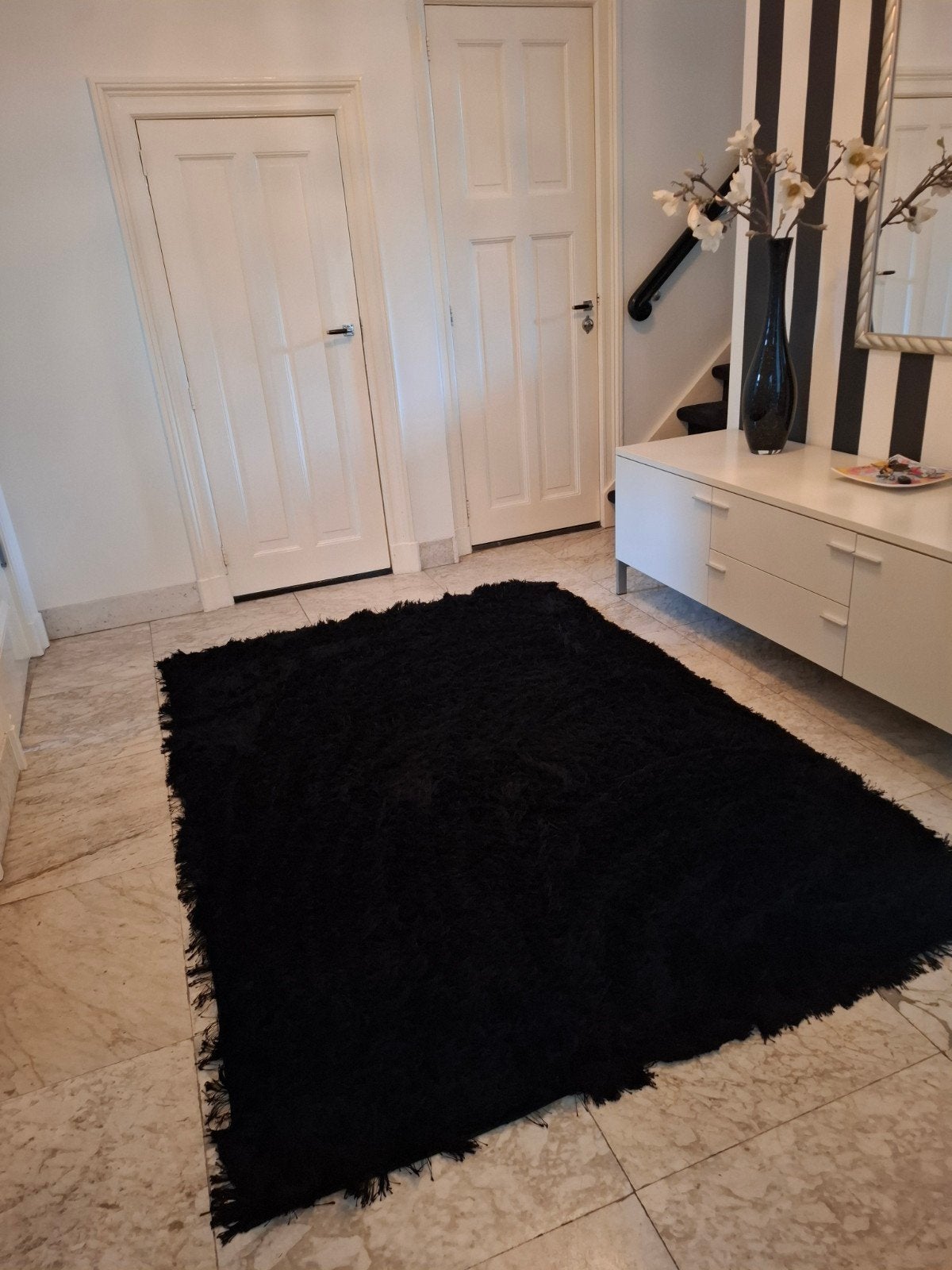 Mooi zwart vloerkleed 160x230 in goede staat, Ophalen, Gebruikt, Zwart, 150 tot 200 cm